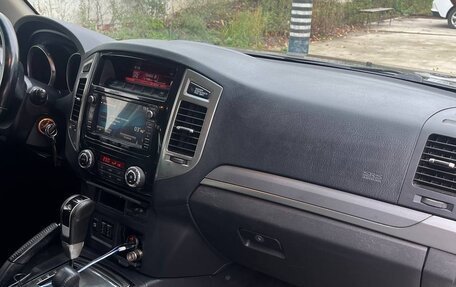 Mitsubishi Pajero IV, 2014 год, 2 550 000 рублей, 8 фотография