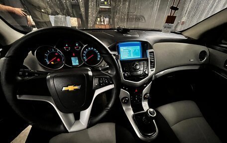 Chevrolet Cruze II, 2011 год, 750 000 рублей, 7 фотография