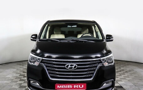 Hyundai H-1 II рестайлинг, 2018 год, 3 498 000 рублей, 2 фотография