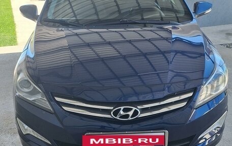 Hyundai Solaris II рестайлинг, 2015 год, 1 300 000 рублей, 2 фотография