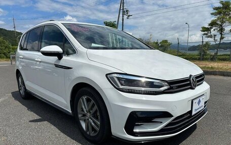 Volkswagen Touran III, 2017 год, 1 650 000 рублей, 3 фотография