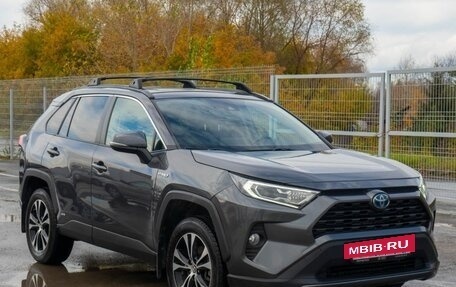 Toyota RAV4, 2019 год, 3 440 000 рублей, 21 фотография