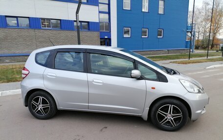 Honda Fit III, 2010 год, 999 000 рублей, 2 фотография