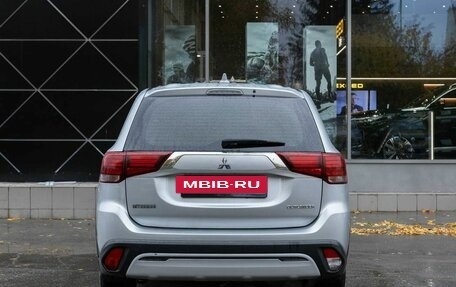 Mitsubishi Outlander III рестайлинг 3, 2019 год, 2 330 000 рублей, 4 фотография