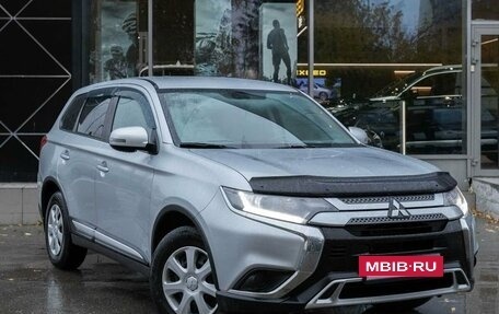 Mitsubishi Outlander III рестайлинг 3, 2019 год, 2 330 000 рублей, 7 фотография