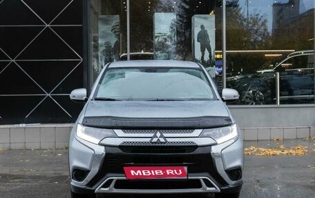 Mitsubishi Outlander III рестайлинг 3, 2019 год, 2 330 000 рублей, 8 фотография