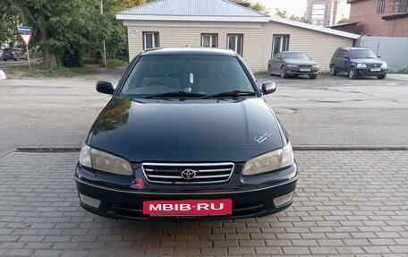 Toyota Camry, 2001 год, 700 000 рублей, 3 фотография