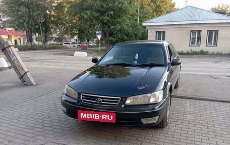 Toyota Camry, 2001 год, 700 000 рублей, 2 фотография