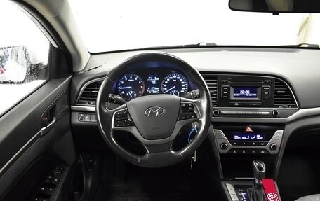 Hyundai Elantra VI рестайлинг, 2018 год, 1 590 000 рублей, 6 фотография