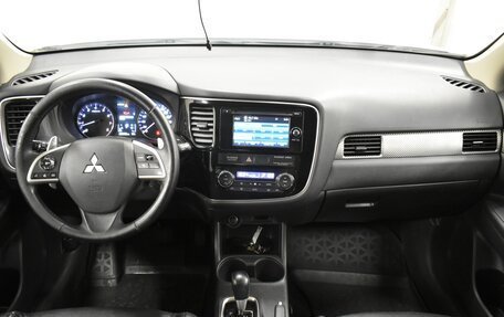 Mitsubishi Outlander III рестайлинг 3, 2013 год, 1 480 000 рублей, 7 фотография