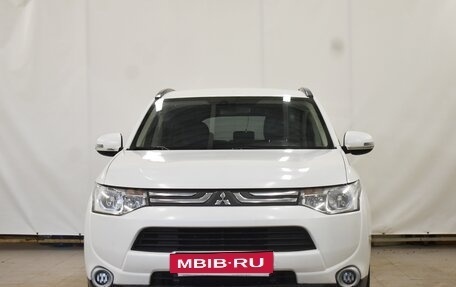 Mitsubishi Outlander III рестайлинг 3, 2013 год, 1 480 000 рублей, 3 фотография