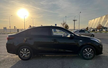 KIA Rio IV, 2018 год, 1 351 000 рублей, 4 фотография