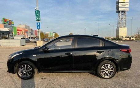 KIA Rio IV, 2018 год, 1 351 000 рублей, 8 фотография