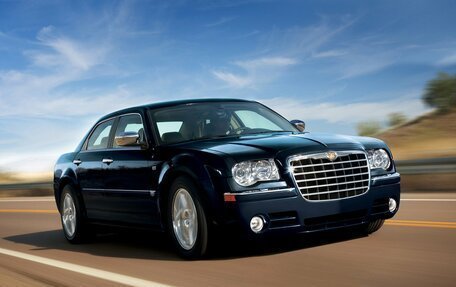 Chrysler 300C II, 2004 год, 650 000 рублей, 1 фотография