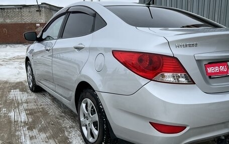 Hyundai Solaris II рестайлинг, 2013 год, 850 000 рублей, 3 фотография