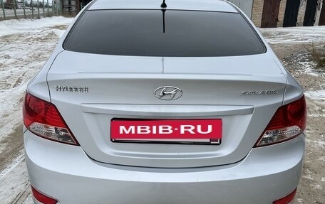 Hyundai Solaris II рестайлинг, 2013 год, 850 000 рублей, 4 фотография