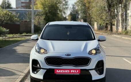 KIA Sportage IV рестайлинг, 2019 год, 1 999 000 рублей, 2 фотография