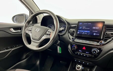 Hyundai Solaris II рестайлинг, 2021 год, 1 870 000 рублей, 11 фотография