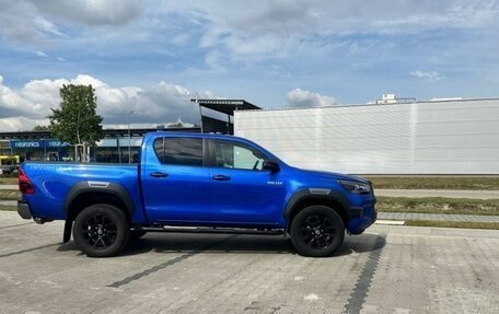 Toyota Hilux VIII, 2022 год, 5 640 000 рублей, 4 фотография