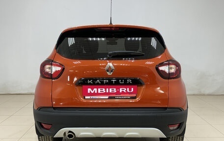 Renault Kaptur I рестайлинг, 2018 год, 1 580 000 рублей, 5 фотография