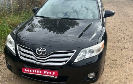 Toyota Camry, 2011 год, 1 750 000 рублей, 2 фотография