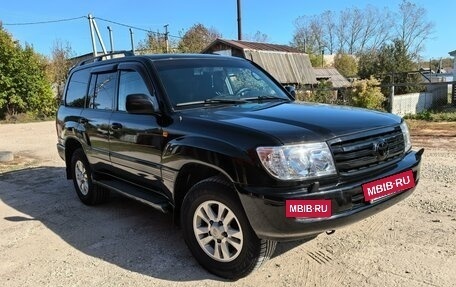 Toyota Land Cruiser 100 рестайлинг 2, 2005 год, 2 700 000 рублей, 3 фотография