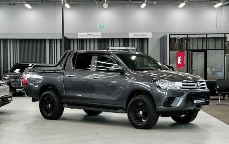 Toyota Hilux VIII, 2022 год, 4 700 000 рублей, 2 фотография