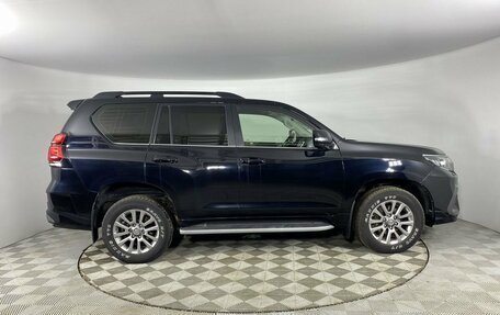 Toyota Land Cruiser Prado 150 рестайлинг 2, 2019 год, 5 000 000 рублей, 6 фотография