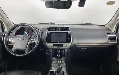 Toyota Land Cruiser Prado 150 рестайлинг 2, 2019 год, 5 000 000 рублей, 14 фотография