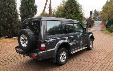 Mitsubishi Pajero III рестайлинг, 1995 год, 255 000 рублей, 3 фотография