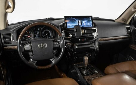 Toyota Land Cruiser 200, 2014 год, 5 590 000 рублей, 22 фотография