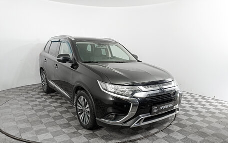 Mitsubishi Outlander III рестайлинг 3, 2019 год, 2 797 000 рублей, 3 фотография