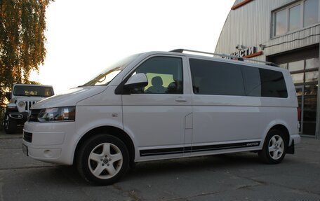 Volkswagen Caravelle T5, 2013 год, 2 950 000 рублей, 3 фотография