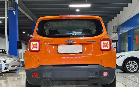 Jeep Renegade I рестайлинг, 2021 год, 1 850 000 рублей, 8 фотография