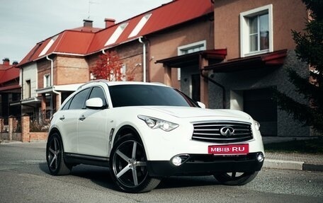 Infiniti FX II, 2012 год, 2 790 000 рублей, 10 фотография