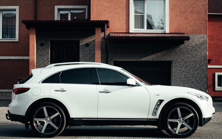 Infiniti FX II, 2012 год, 2 790 000 рублей, 18 фотография