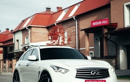 Infiniti FX II, 2012 год, 2 790 000 рублей, 13 фотография