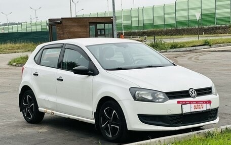 Volkswagen Polo VI (EU Market), 2011 год, 700 000 рублей, 2 фотография