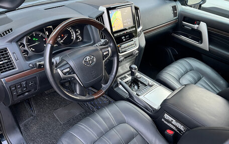 Toyota Land Cruiser 200, 2019 год, 7 490 000 рублей, 7 фотография