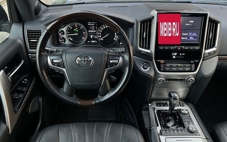 Toyota Land Cruiser 200, 2019 год, 7 490 000 рублей, 10 фотография