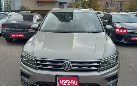 Volkswagen Tiguan II, 2019 год, 2 850 000 рублей, 1 фотография