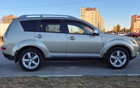 Mitsubishi Outlander III рестайлинг 3, 2007 год, 1 450 000 рублей, 8 фотография