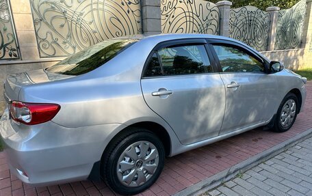 Toyota Corolla, 2011 год, 890 000 рублей, 10 фотография