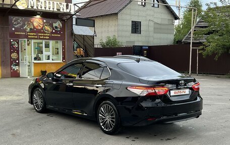 Toyota Camry, 2019 год, 2 950 000 рублей, 8 фотография