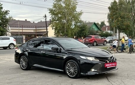 Toyota Camry, 2019 год, 2 950 000 рублей, 4 фотография