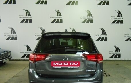 Mitsubishi Outlander III рестайлинг 3, 2018 год, 2 580 000 рублей, 6 фотография