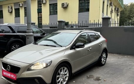 Volvo V40 Cross Country I, 2018 год, 2 300 000 рублей, 3 фотография