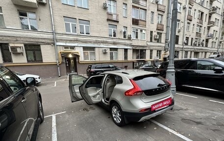 Volvo V40 Cross Country I, 2018 год, 2 300 000 рублей, 15 фотография