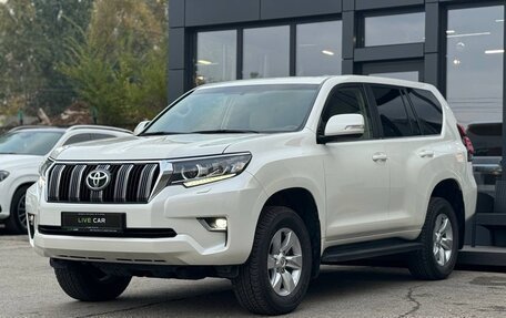 Toyota Land Cruiser Prado 150 рестайлинг 2, 2021 год, 6 895 000 рублей, 10 фотография