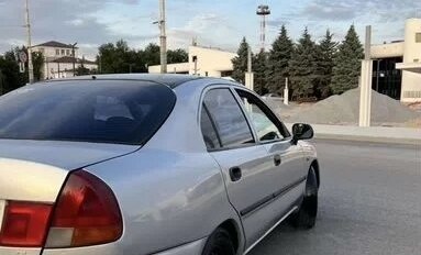 Mitsubishi Carisma I, 1999 год, 370 000 рублей, 4 фотография